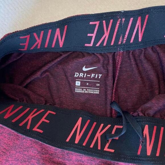 Dark red nike womens running - Picture 3 of 4